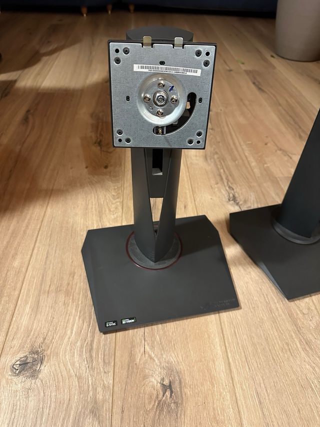 Supporti monitor Asus ROG Swift VESA