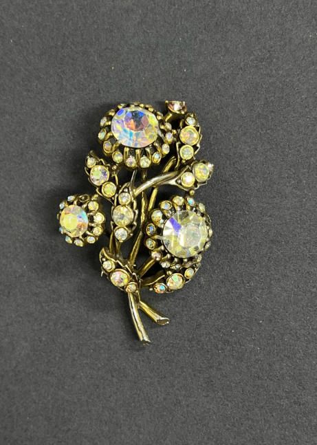 Broche Flor con Cristales