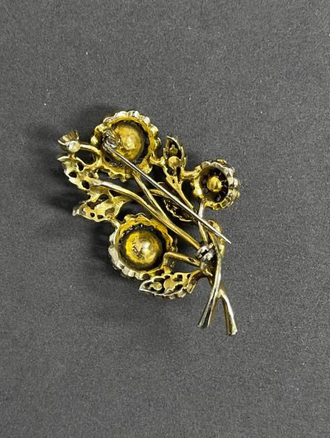 Broche Flor con Cristales