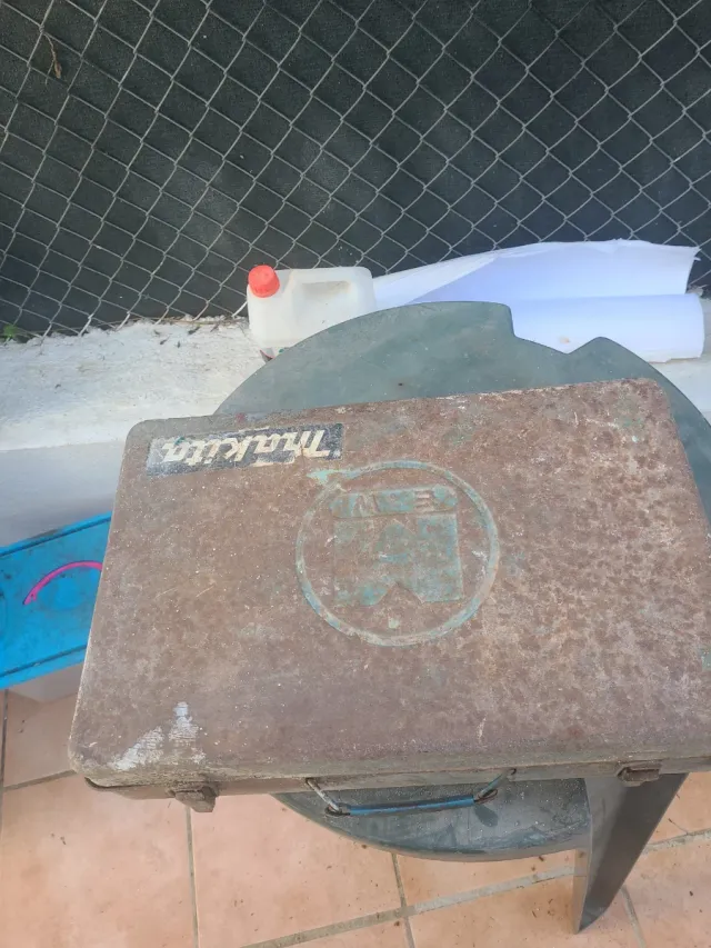 Martillo demoledor con cinceles