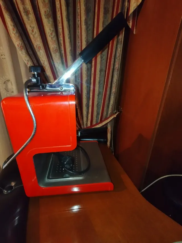 Cafetera Mini Gaggia Roja