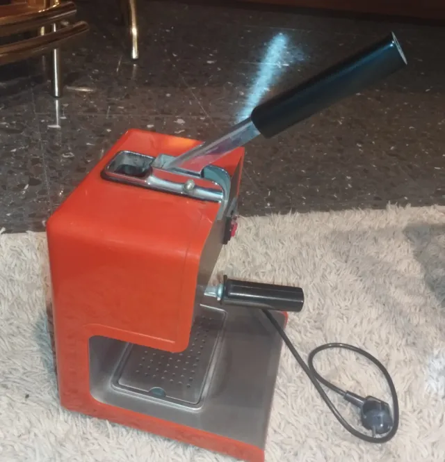 Cafetera Mini Gaggia Roja