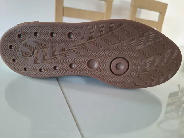 Zapatillas Puma Beige y Blanco