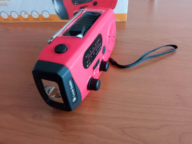 Radio Linterna Solar Emergencia 4000 mAh