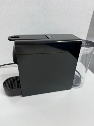 Cafetera Nespresso Essenza Mini a estrenar