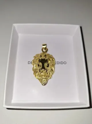 Dije León Oro 18k
