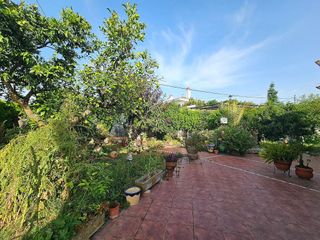 Chalet en venta en Gines