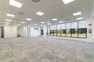 Oficina en alquiler en Zona Industrial en Prat de Llobregat, El