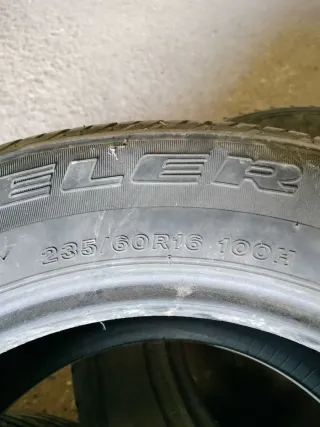 Neumáticos de coche usados