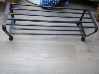 Zapatero metálico gris