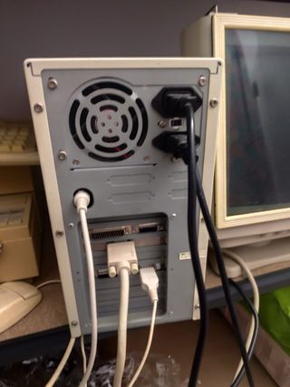 Kit Ordenador Antiguo Beige/Blanco