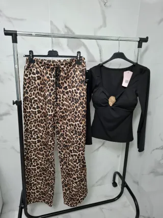Conjunto mujer estampado leopardo