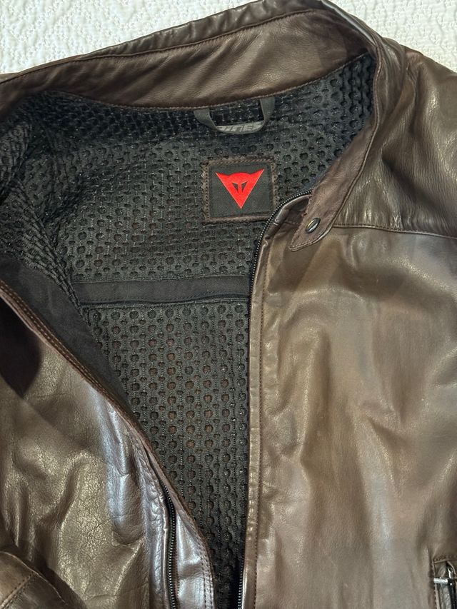 Chaqueta moto de piel DAINESE marrón