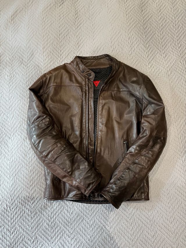 Chaqueta moto de piel DAINESE marrón