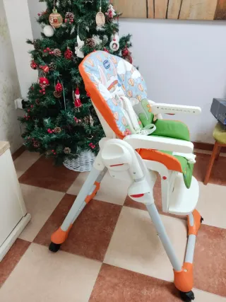 Trona Chicco reclinable y regulable en altura