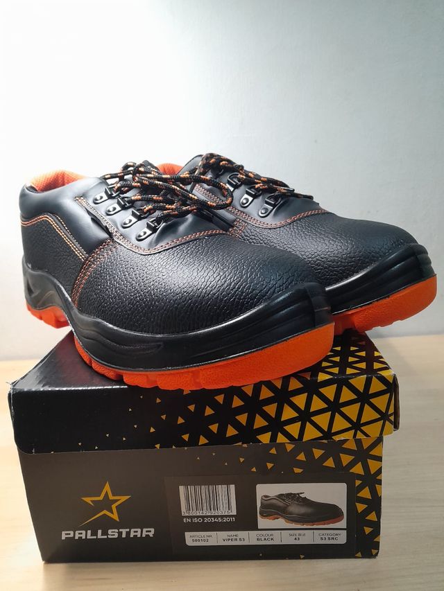 Zapatos de seguridad negros y naranjas