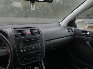 Volkswagen Golf V 1.6