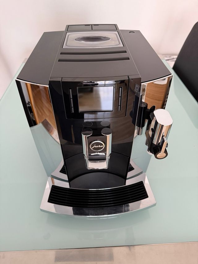 Cafetera Jura E8 Automática Gama Alta 2019