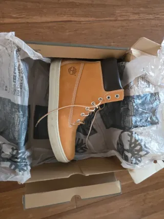 Stivaletti Timberland con lacci