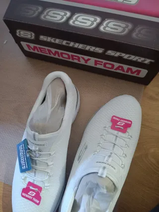Skechers Memory Foam Blancas Nuevas