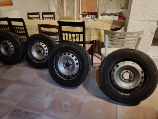 Neumáticos invier 195/65/16 con llanta modelo 2012