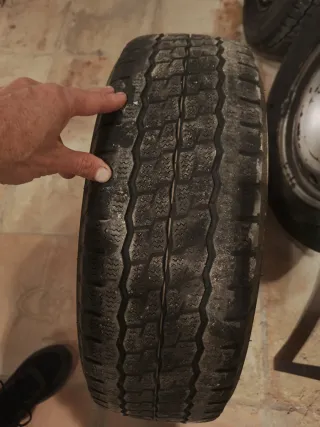 Neumáticos invier 195/65/16 con llanta modelo 2012