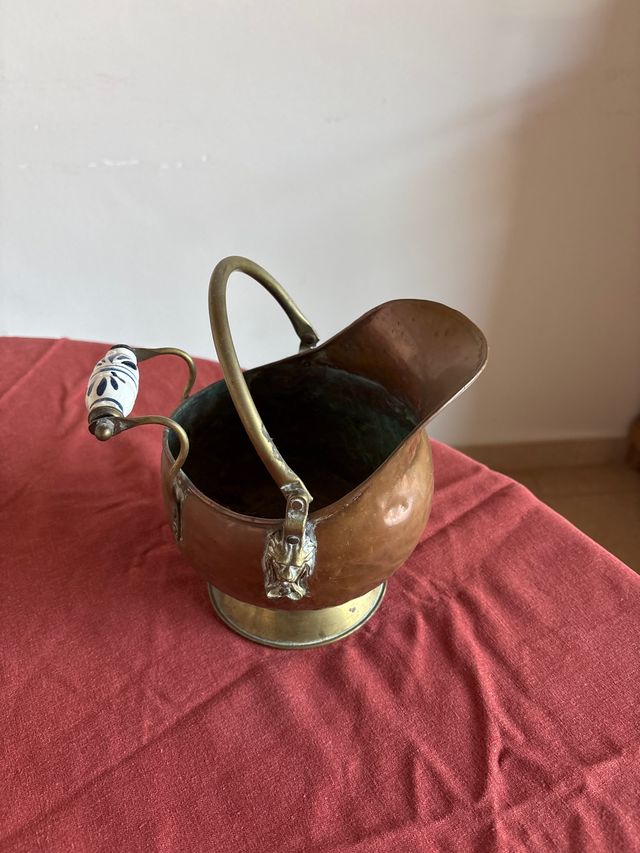 Macetero Cobre Antiguo con Asa Cerámica