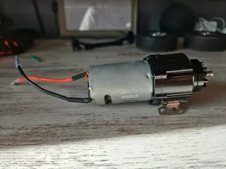 Motor RC 1/14 Camión Escobillas