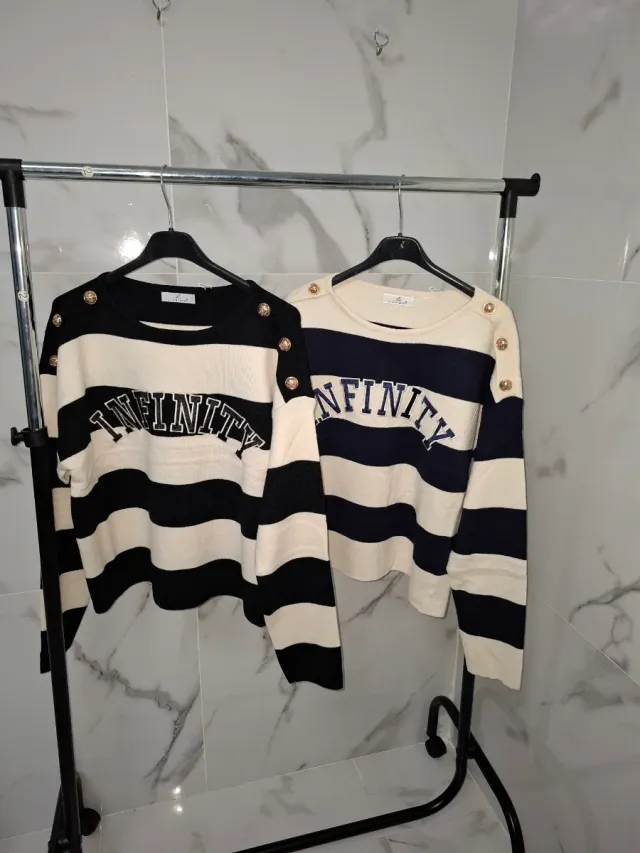 Jersey rayas INFINITY botones dorados