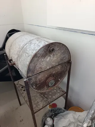 Barbecue artigianale in metallo