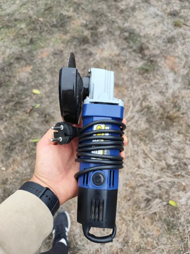 Amoladora angular eléctrica azul
