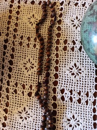 Rosario collana in legno marrone e viola