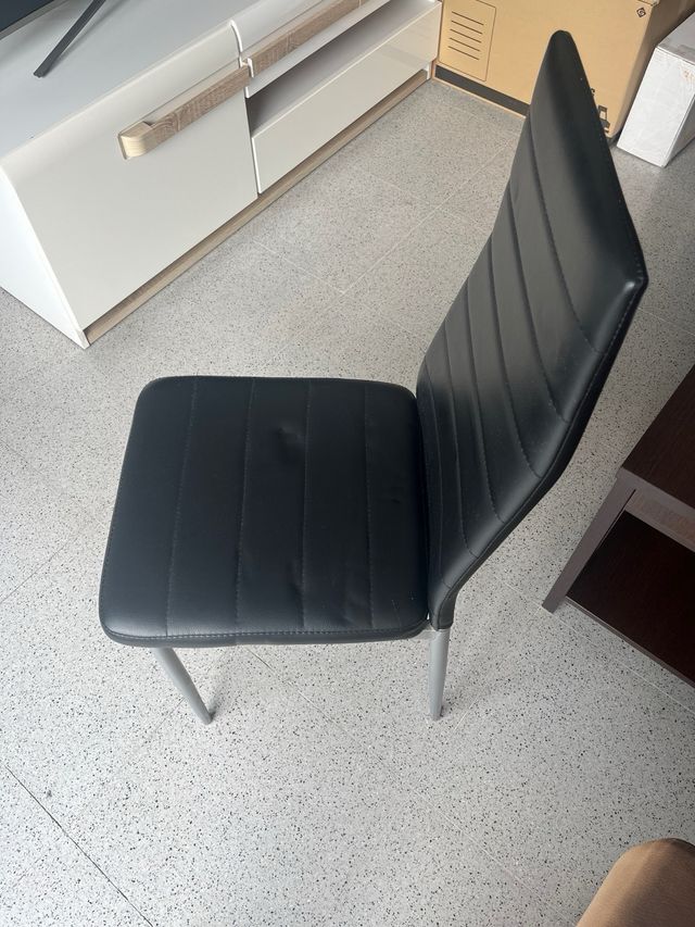 Mesa de comedor de cristal + 4 sillas