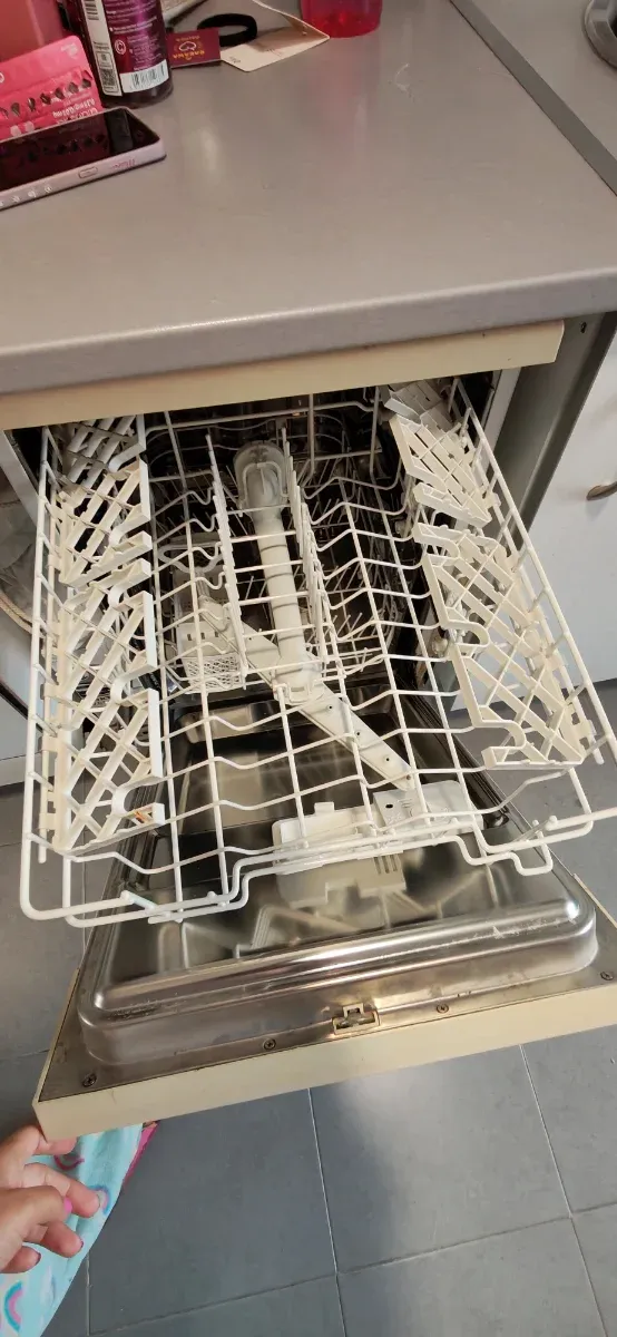 Lavavajillas Haier de 44cm de ancho