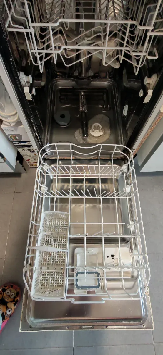 Lavavajillas Haier de 44cm de ancho