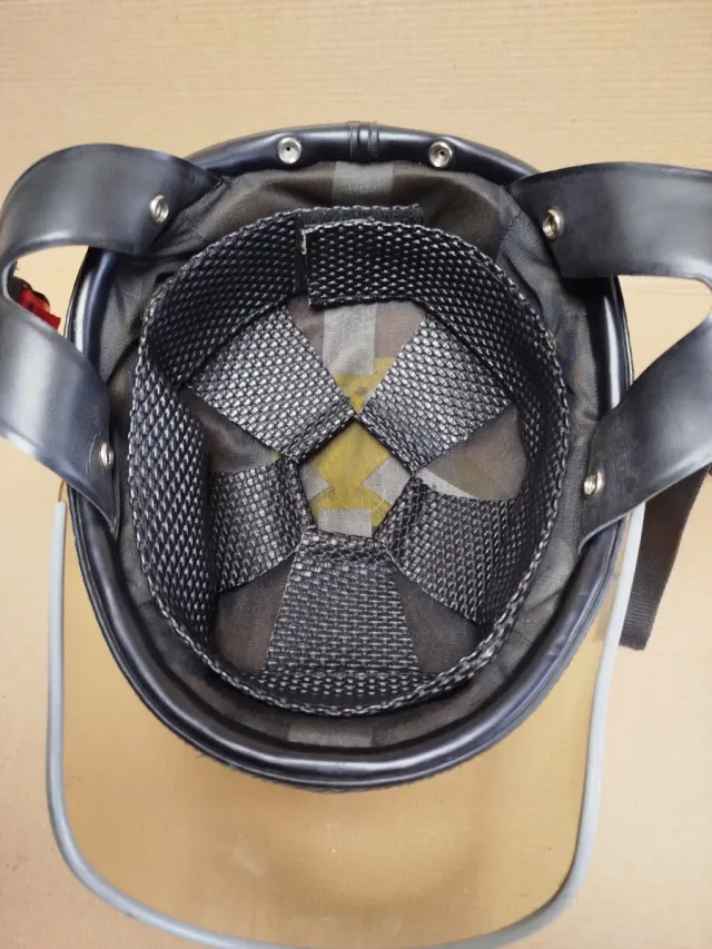 Casco Antidisturbios Policía Armada Antiguo