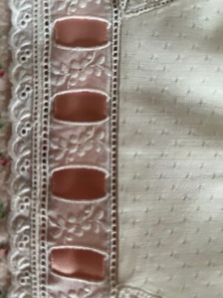 Babero y cuello de bebé