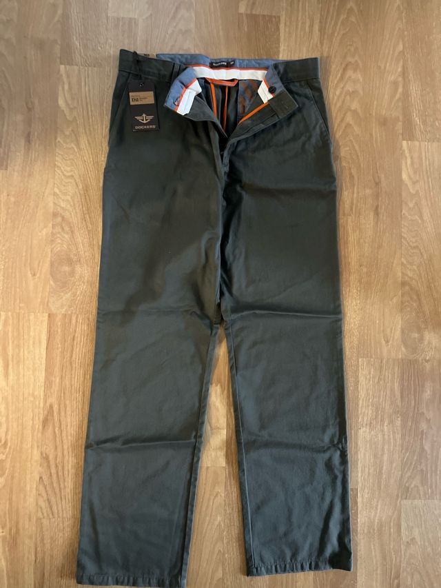 Pantalón chino Dockers marrón verdoso sin estrenar
