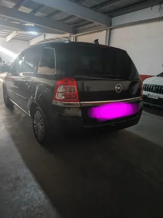 Opel Zafira 2011