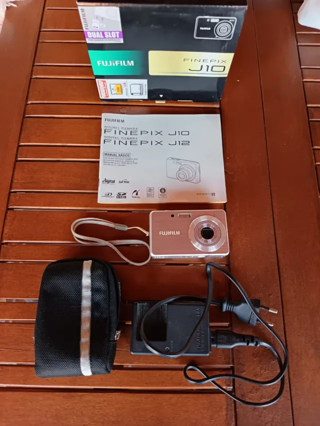 Cámara Fujifilm Finepix J10 Plata