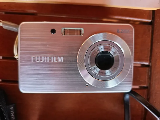 Cámara Fujifilm Finepix J10 Plata