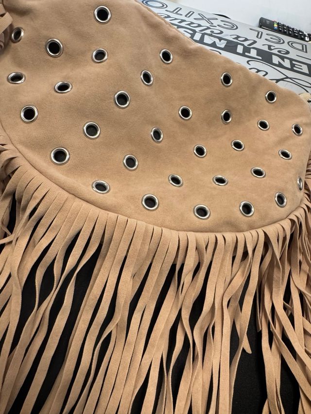 Bolso Emery Rose flecos y tachuelas