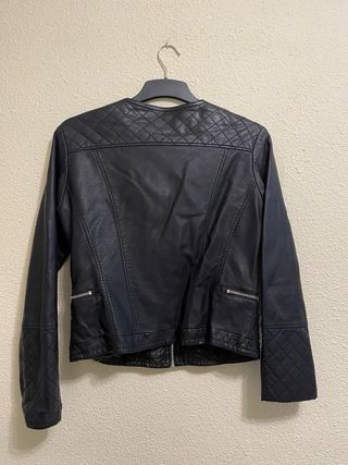 Cazadora biker efecto piel color negro