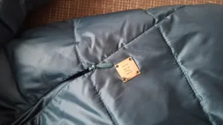 Plumífero Pedro del Hierro verde botella. No azul