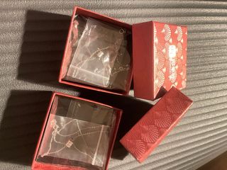 2 collane con scatola