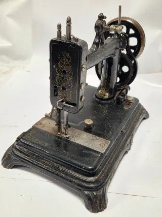 Antigua Máquina de Coser La Mascote 1906