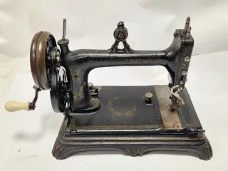 Antigua Máquina de Coser La Mascote 1906