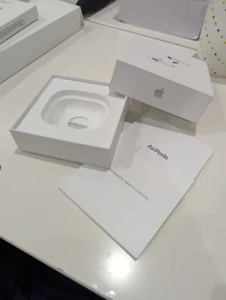 Caja Airpods Apple Blanca