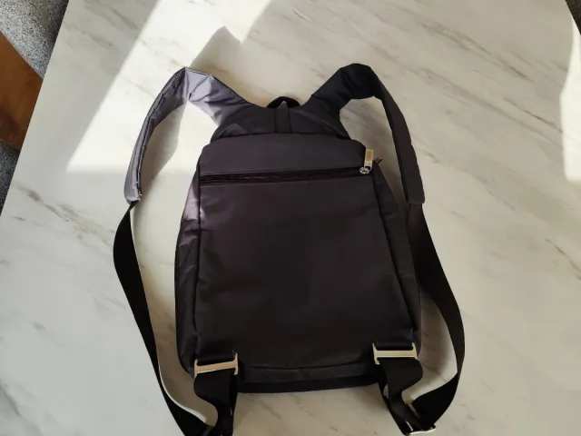 Mochila con bolsillo de seguridad