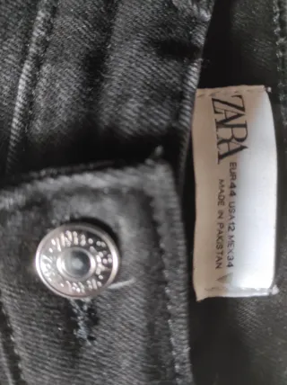 Pantalón vaquero negro flare